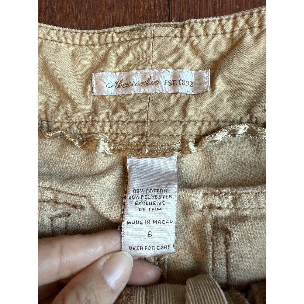Abercrombie & Fitch Tan Cargo Shorts - Picture 5 of 8